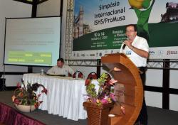 Bakry at the ISHS-ProMusa symposium in Brazil. Photo by Hitanêz Freitas